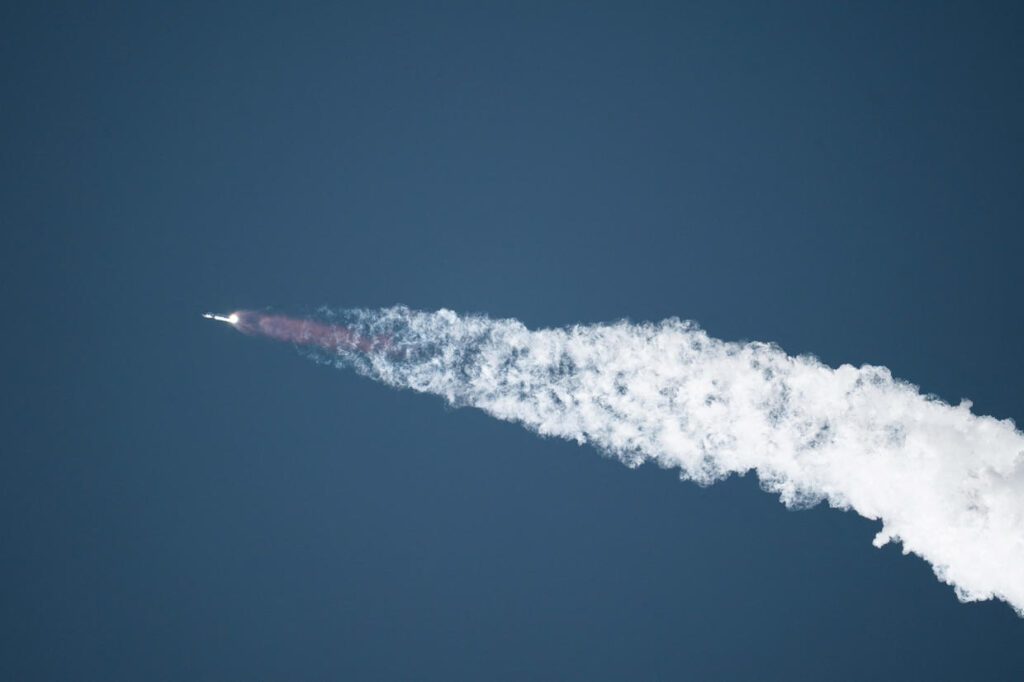 SpaceX’s Ambitious Flight: Super Heavy-Starship Rocket Soars, Yet Falls Short in Stunning Second Test – What Went Wrong?