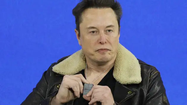 Elon Musk’s Shocking Reversal: Contemplating the Return of Alex Jones’ X Account – The Unexpected Twist You Won’t Believe!