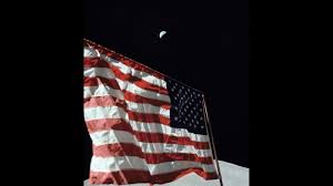 NASA Unveils Jaw-Dropping 51-Year-Old Photo, Capturing Iconic US Flag Against Earth’s Mesmerizing Backdrop!